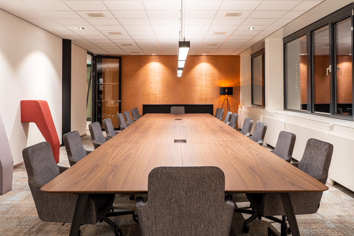 Boardroom Moore DRV